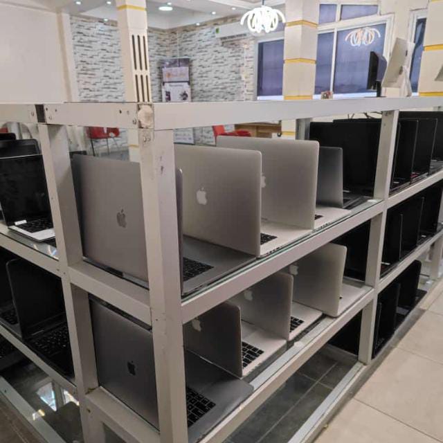 COMPUTER STORE