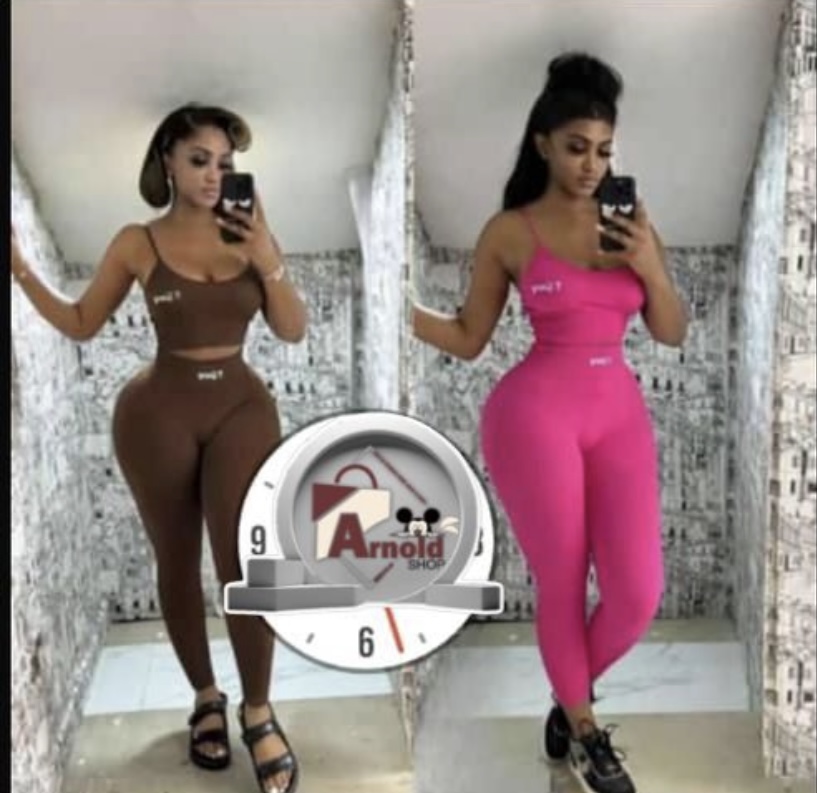 Vêtements pour femmes et jeunes filles 